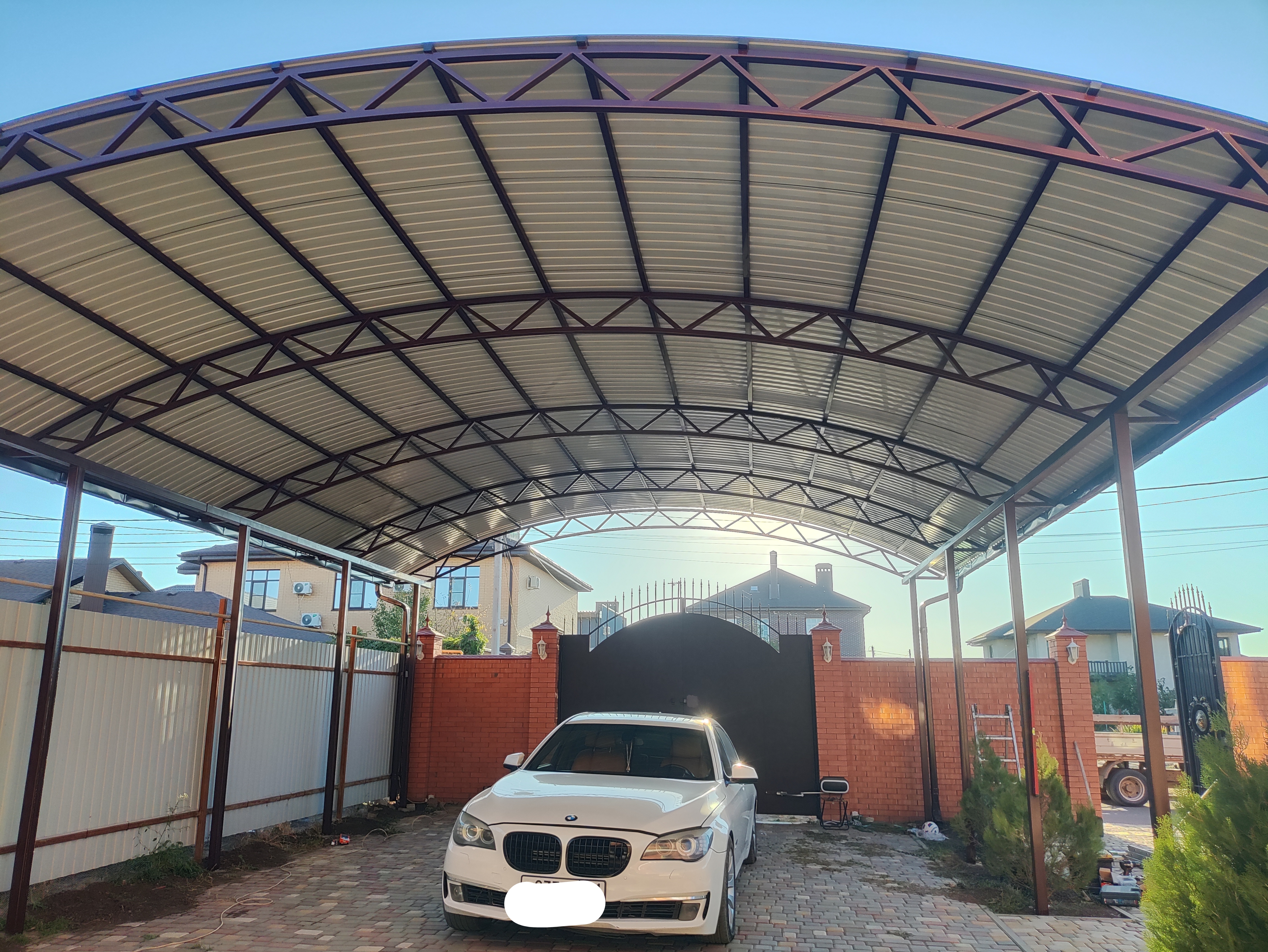 Навес из профнастила арочный