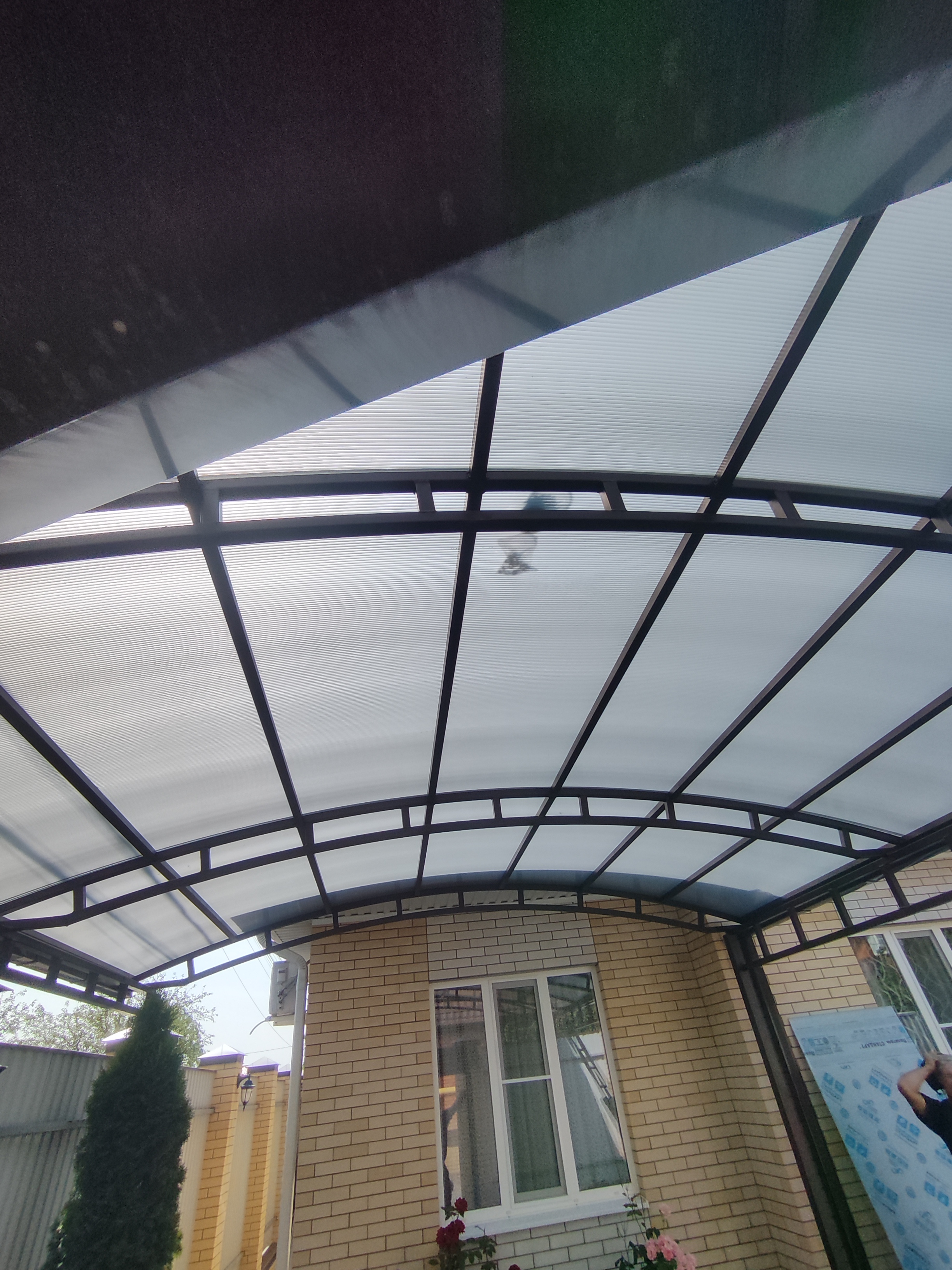 Навес из поликорбоната